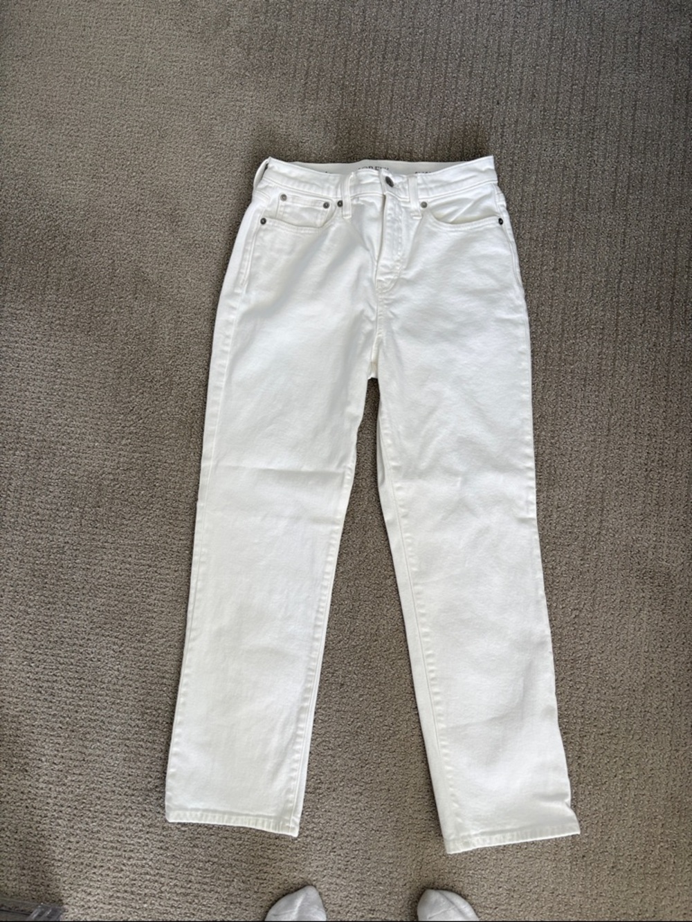 J. Crew White Classic Straight-Leg jeans. Size 26 petite. Like new condition.